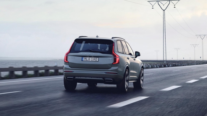 batch the new volvo xc90 r design t8 twin engine in thunder grey