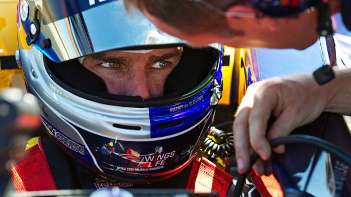 TopGear | Tom Cruise drives a Red Bull F1 car