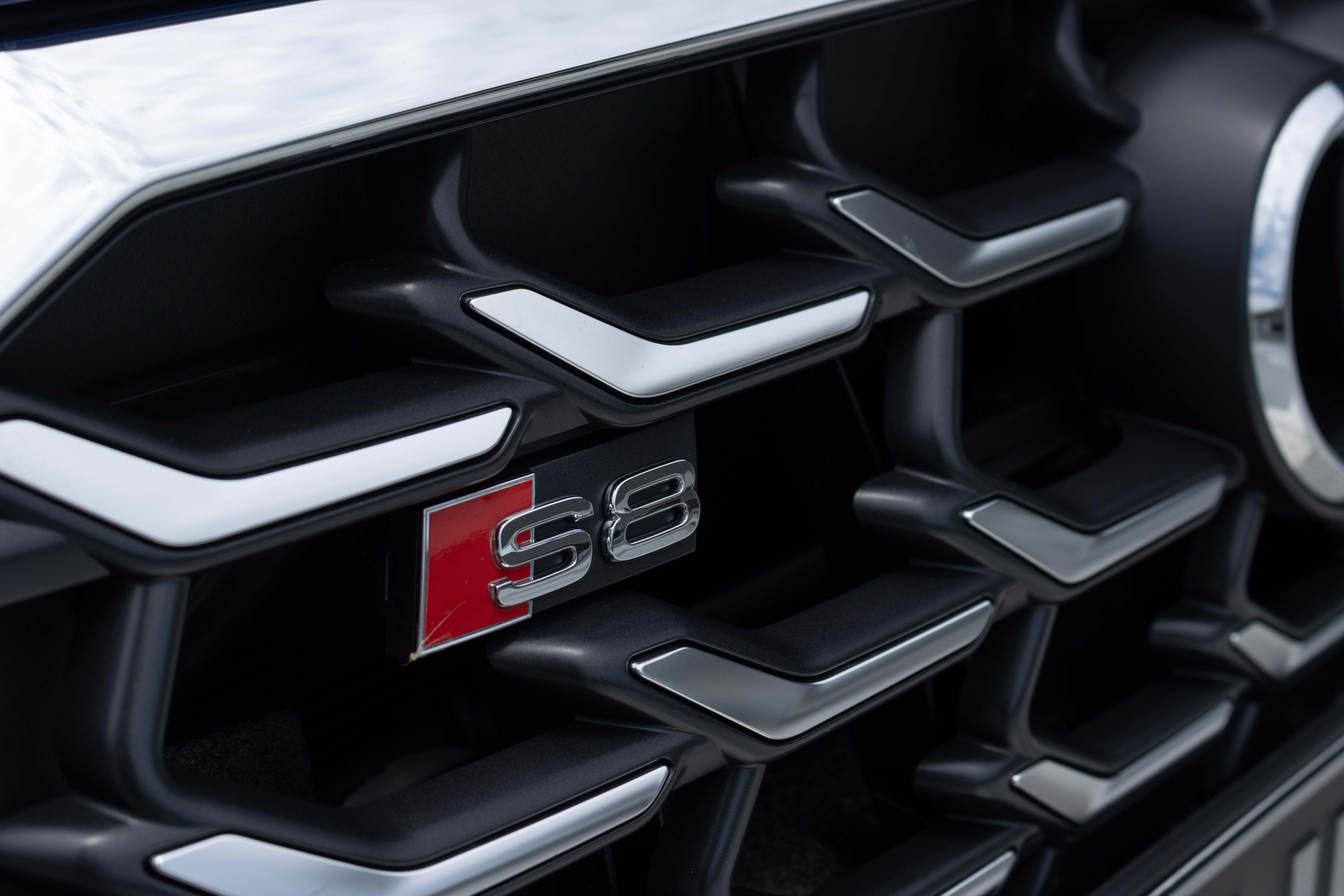 Audi S8 Singapore - Grille detail