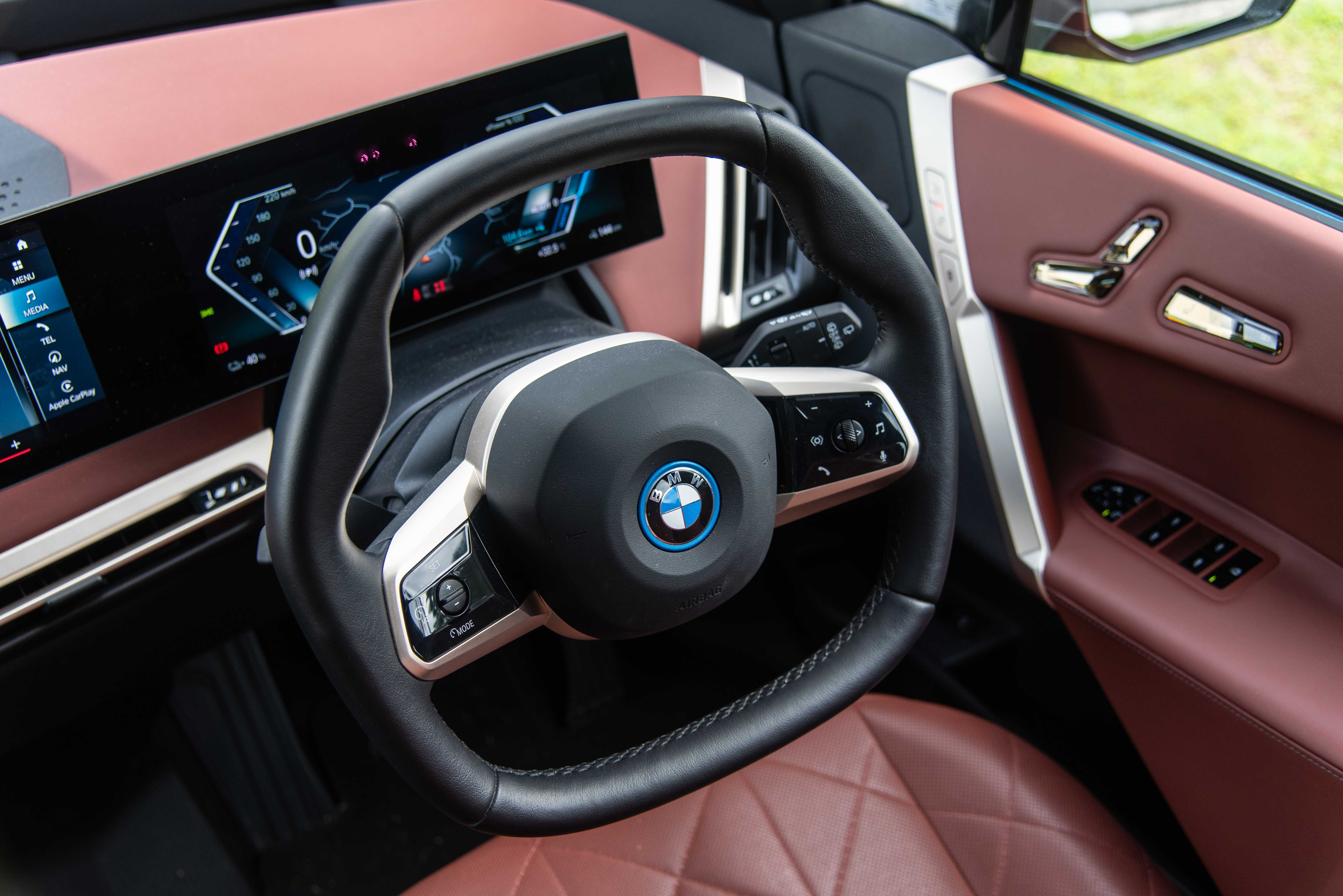 2022 BMW iX xDrive40i Sport Singapore - Dashboard
