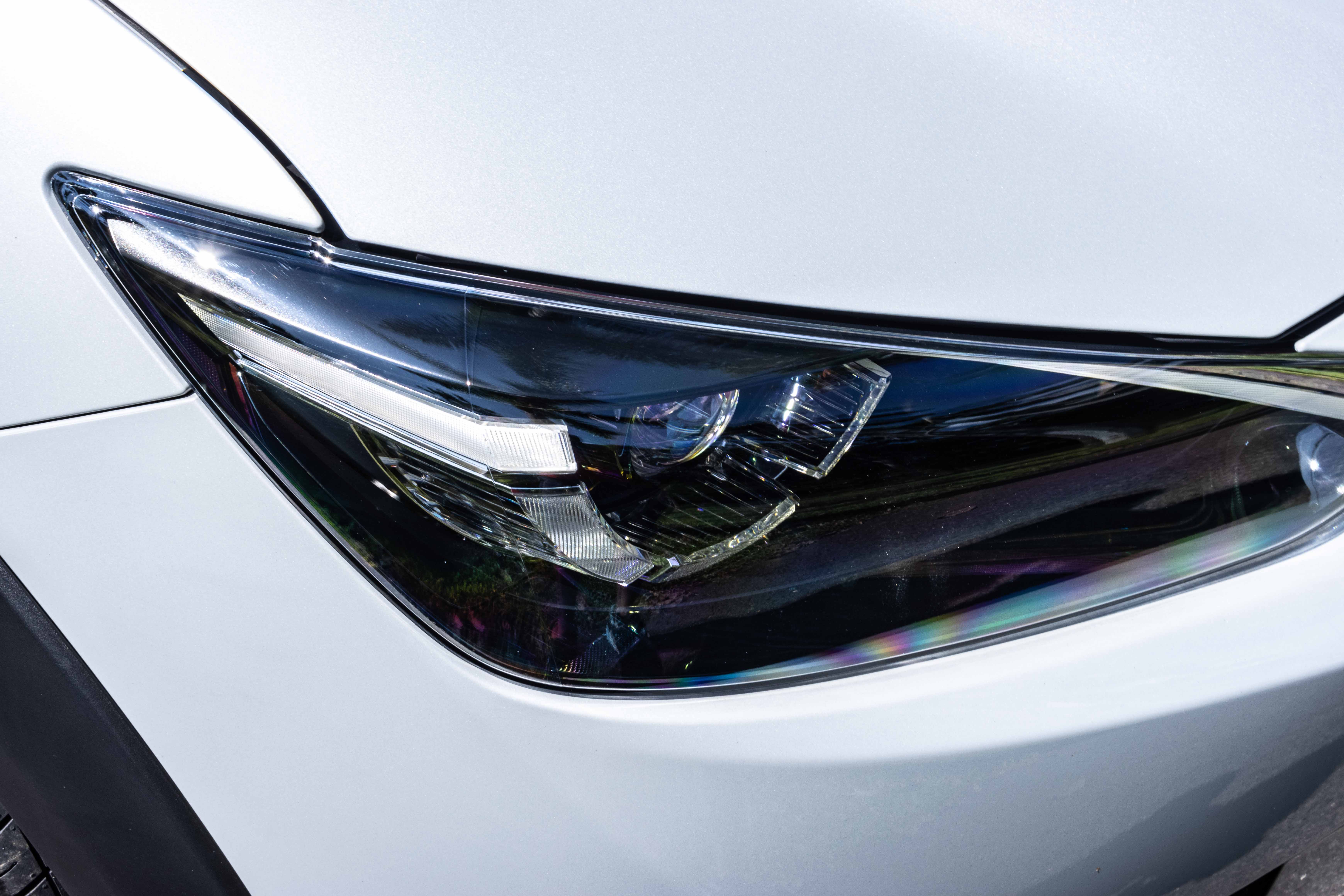 Mazda CX-3 1.5L Elegance - Headlight detail