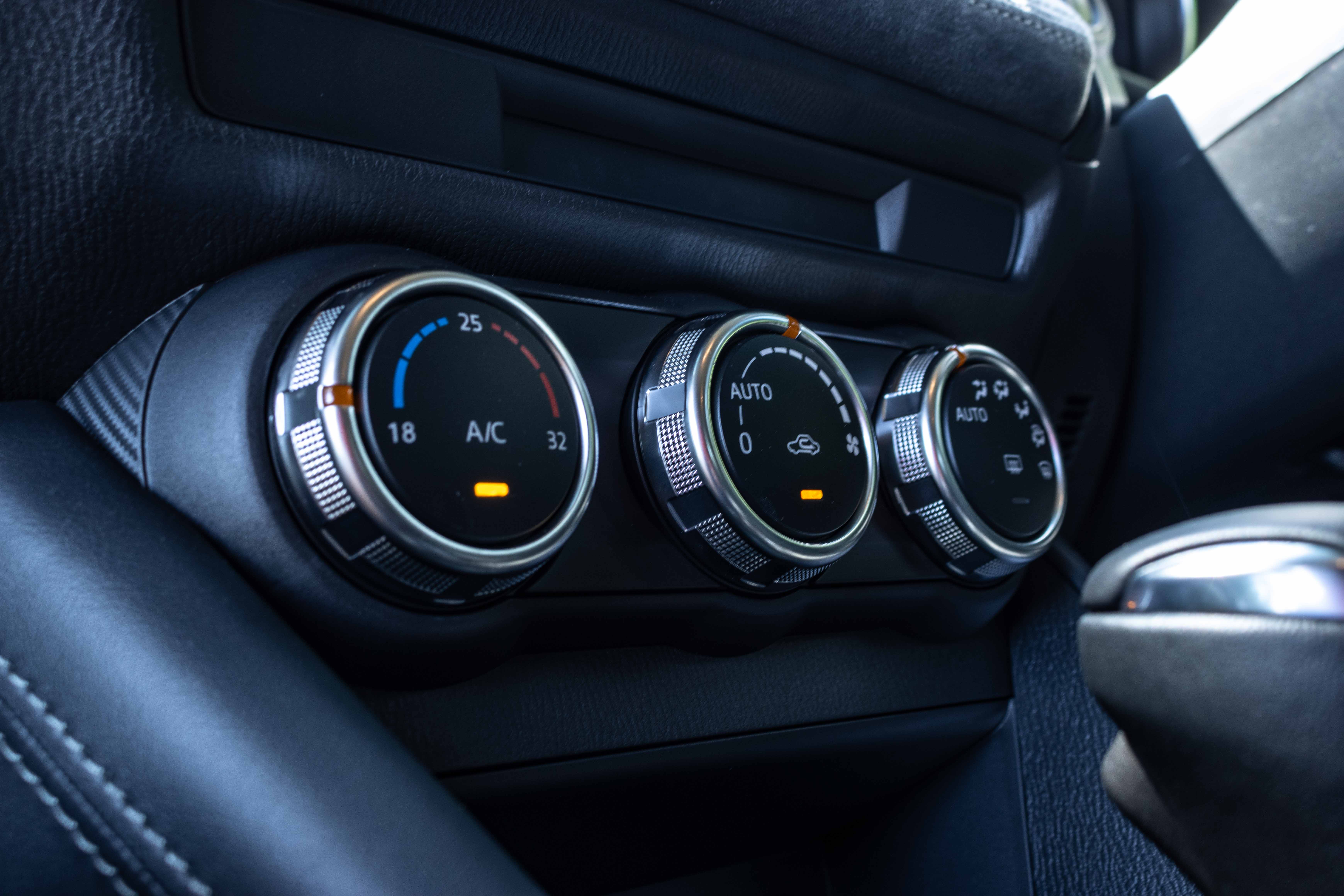 Mazda CX-3 1.5L Elegance - Air-Conditioning controls