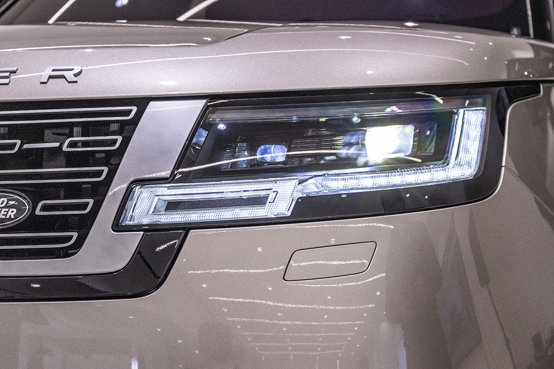 2022 Range Rover headlight