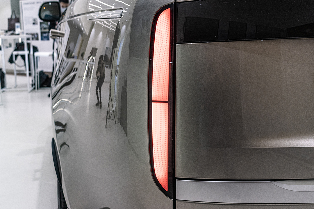 2022 Range Rover rear light detail