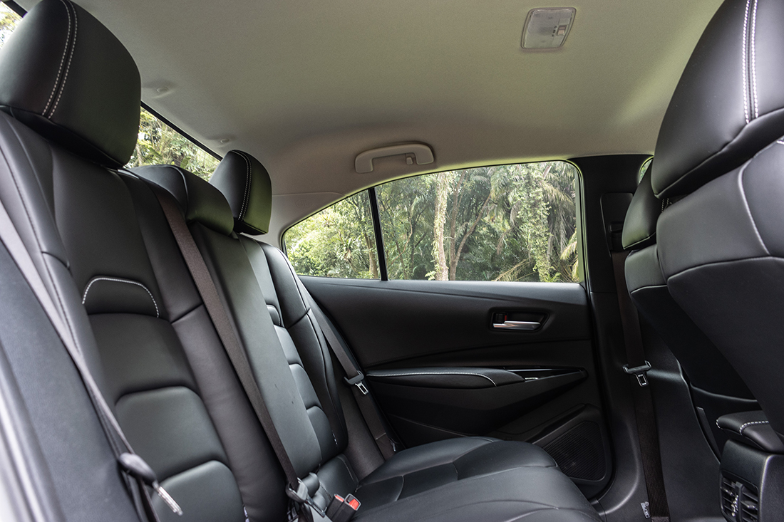 Toyota Corolla Altis 1.6 Elegance Singapore - Rear seats