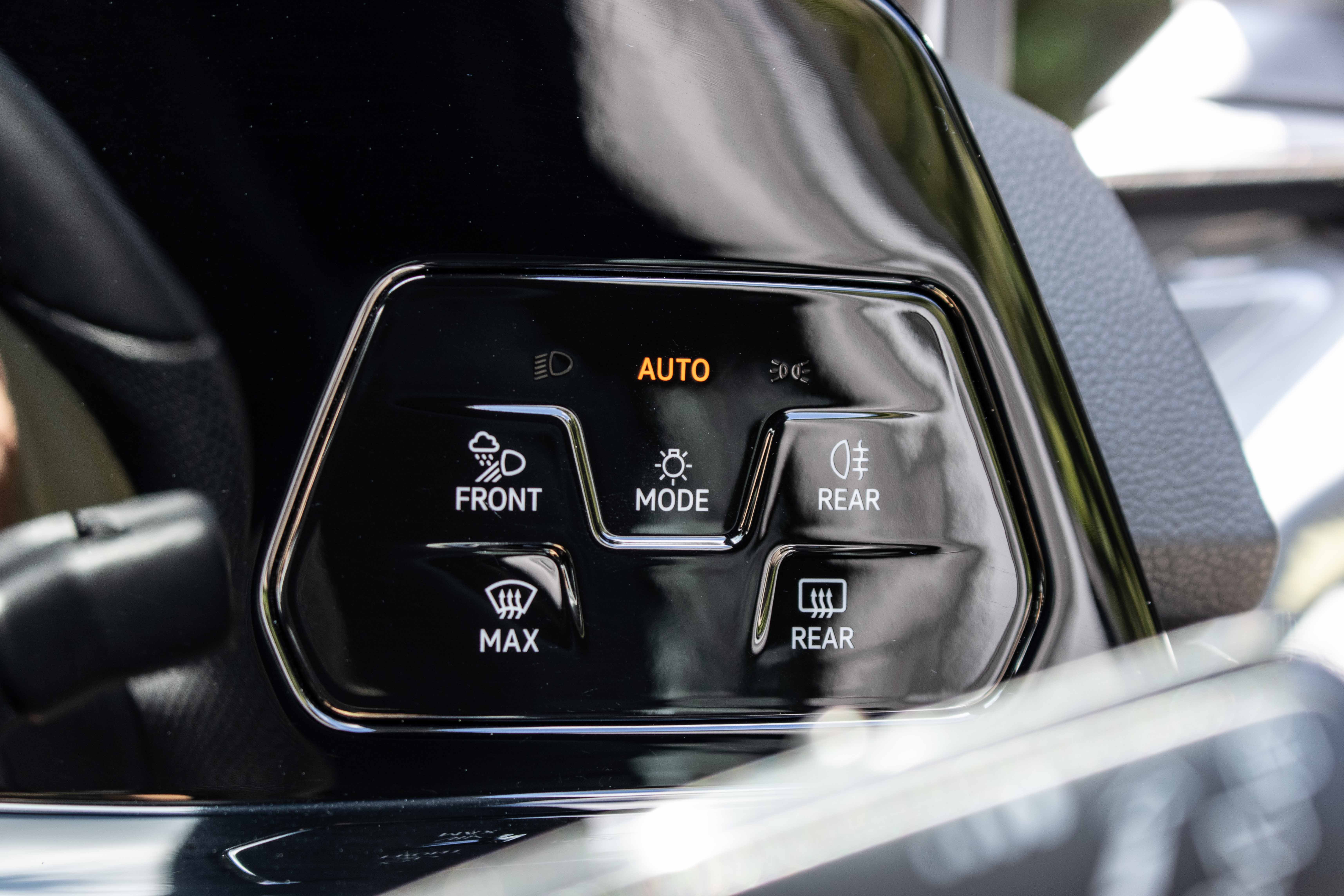 2021 Volkswagen Golf R-Line 1.5 eTSI Mild Hybrid Singapore - Light controls