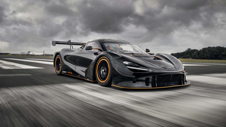 FLAT OUT IN THE MCLAREN 720S GT3X