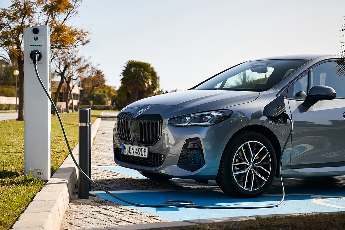 This is the first BMW PHEV that uses the manufacturer’s fifth-gen EV tech - the tech we’ve already seen used to such great effect in the iX and iX3. BMW’s EVs are amongst the most efficient, even here in Singapore, and that translates to a PHEV range in the 230e of 90km.