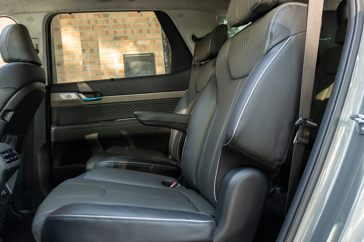 2023 Hyundai Palisade 3.5 V6 Sunroof 7-Seater Facelift Singapore - Middle row seats