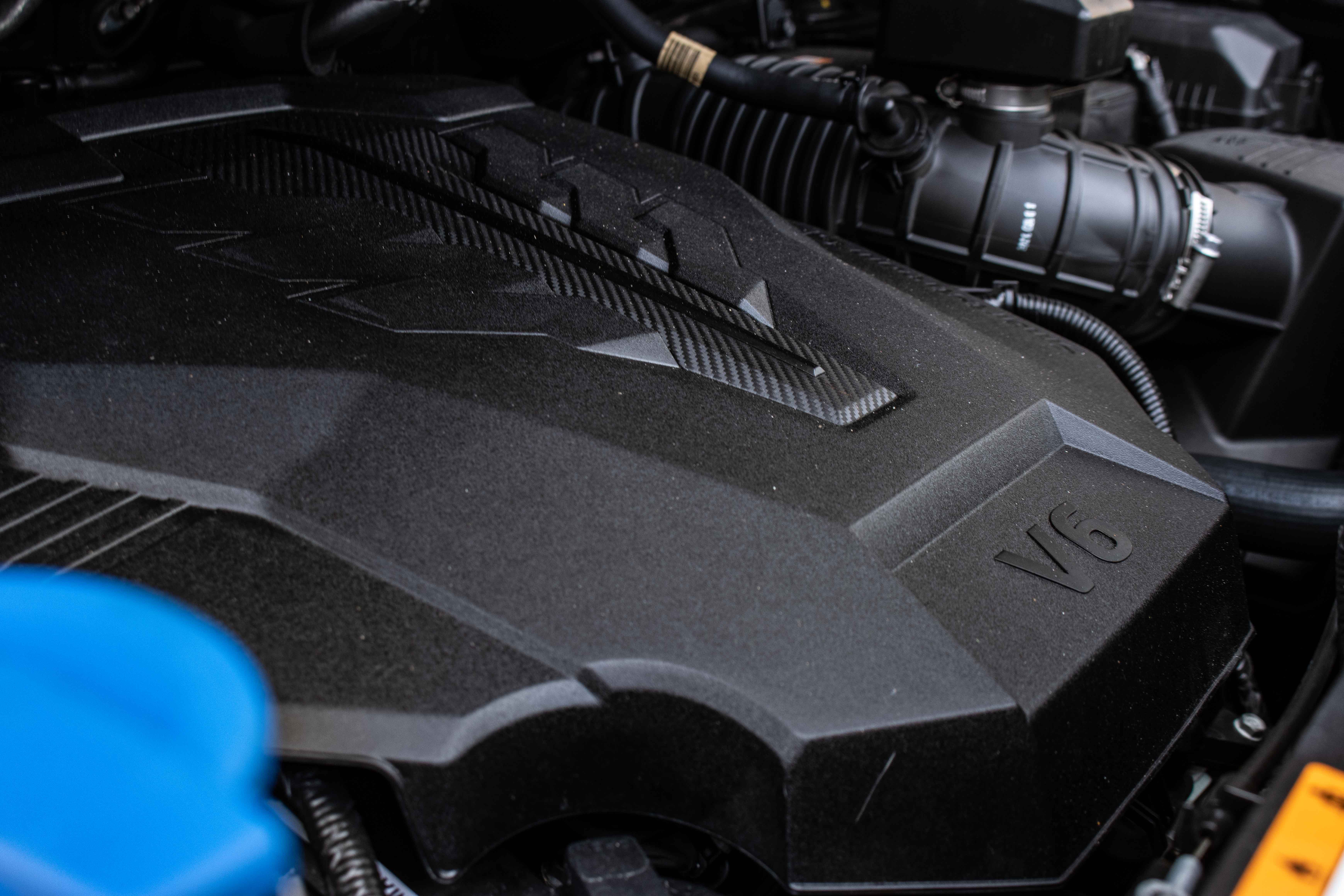 2021 Hyundai Staria 3.5 V6 Sunroof Singapore - Engine cover
