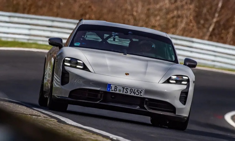 Porsche beats Tesla: Taycan Turbo S sets new Nürburgring electric car lap record