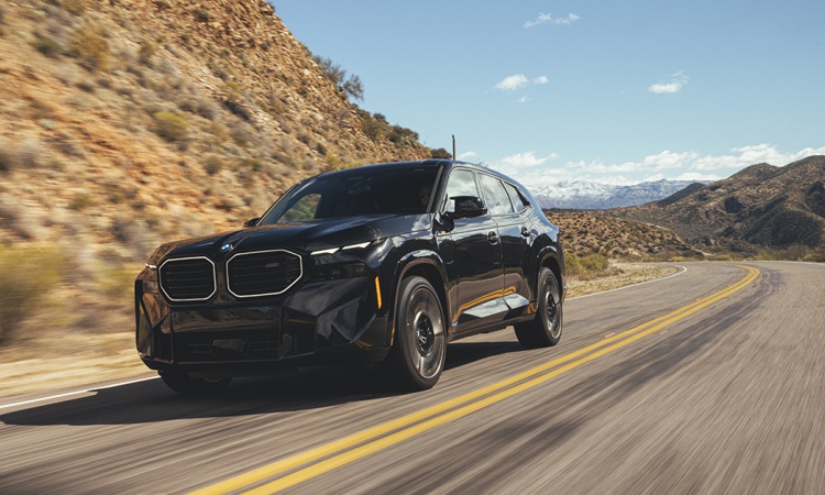 2023 BMW XM Review : Mighty Morphy, Xeno Morph