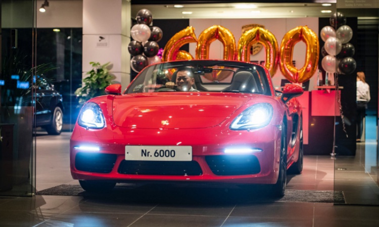 6000th Porsche delivered in Singapore