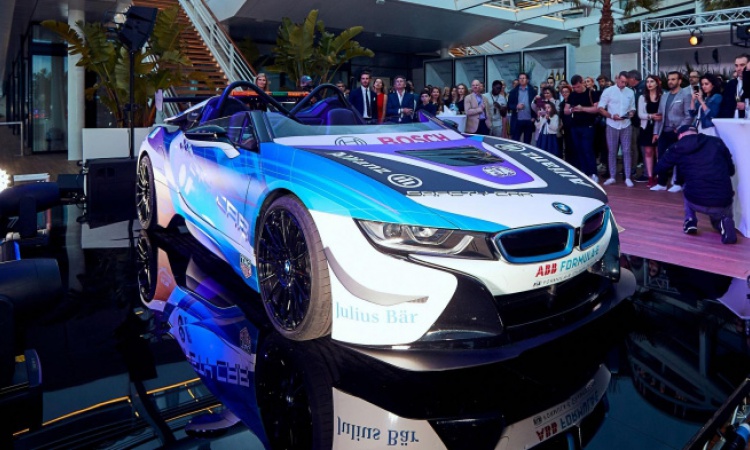 Formula E's new safety car is a BMW i8 speedster