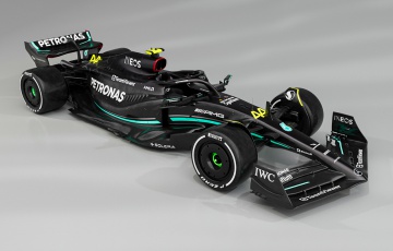 Mercedes-AMG F1 unveils the new W14 as black livery returns